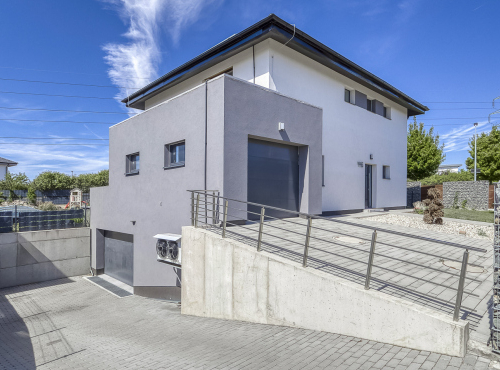 Sale - Modern villa with swimming pool, Prague-West, Zbuzany
