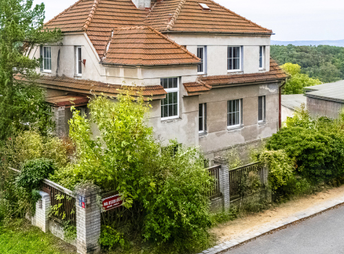 Building plot with house and permitted project, Prague 4 - Braník
