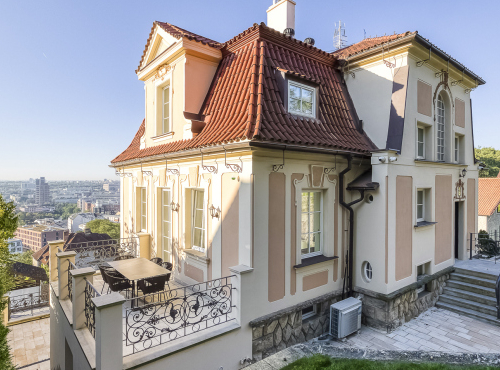 Sale - Exceptional baroque villa, Prague 9 - Vysočany