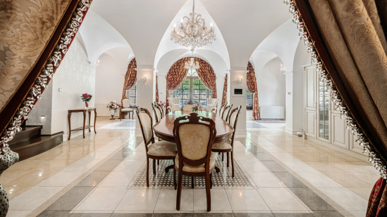 Historická vila se soukromým parkem, Modra