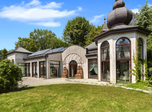 Zahraniční nemovitosti - Historická vila se soukromým parkem, Modra