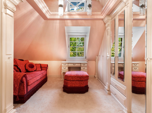 Zahraniční nemovitosti - Historická vila se soukromým parkem, Modra