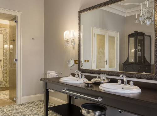 Sale - Representative 2-bedroom Apartment, Prague 5 – Janáčkovo Nábřeží