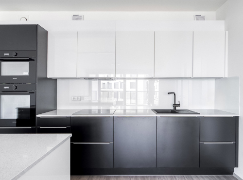 Sale - Sunny 3 bedroom apartment with balcony, Prague 7 - Holešovice