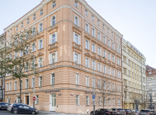 Sale - Large 4 bedroom apartment, Prague 2 - Vinohrady