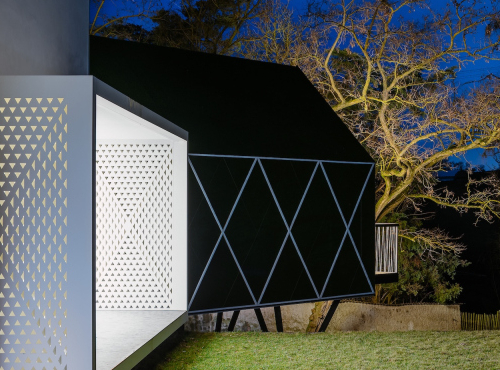 Sale - Venkovské rodinné sídlo, Střední Čechy - Trněný Újezd ID: 1072  Nemovito