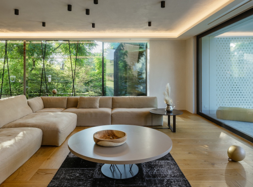 Sale - Venkovské rodinné sídlo, Střední Čechy - Trněný Újezd ID: 1072  Nemovito