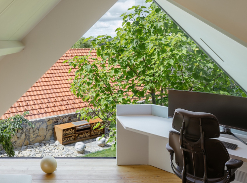 Sale - Venkovské rodinné sídlo, Střední Čechy - Trněný Újezd ID: 1072  Nemovito