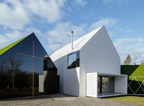 Sale - Venkovské rodinné sídlo, Střední Čechy - Trněný Újezd ID: 1072  Nemovito