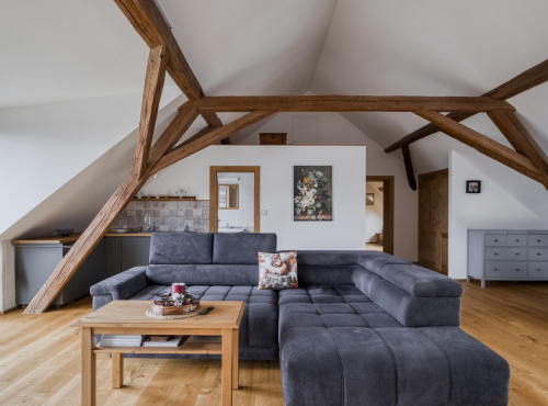 Sale - Historic farmstead, Central Bohemia - Lhotka u Horoměřic