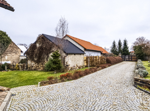 Sale - Historic farmstead, Central Bohemia - Lhotka u Horoměřic