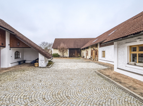 Sale - Historic farmstead, Central Bohemia - Lhotka u Horoměřic