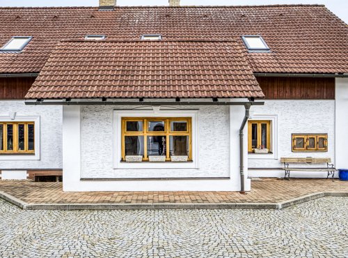 Sale - Historic farmstead, Central Bohemia - Lhotka u Horoměřic