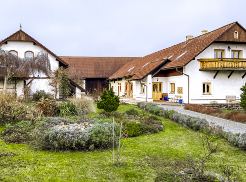 Sale - Historic farmstead, Central Bohemia - Lhotka u Horoměřic