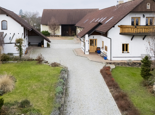 Sale - Historic farmstead, Central Bohemia - Lhotka u Horoměřic