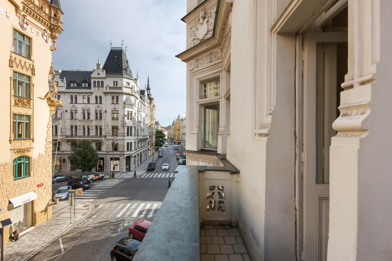 Historical Apartment, Prague 1 – Pařížská St.